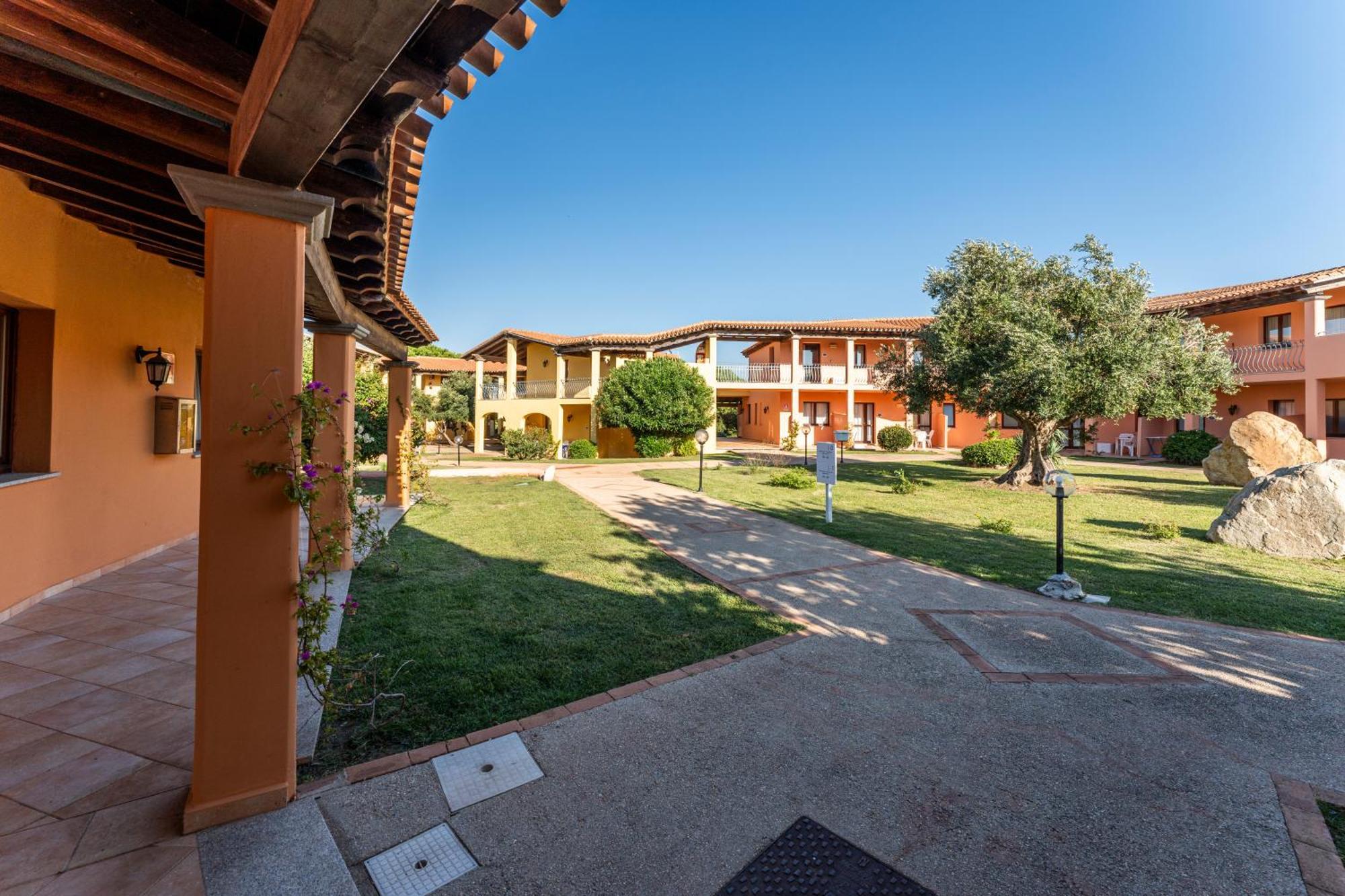 Residence Baia Dei Mirti Vignola Mare Eksteriør bilde