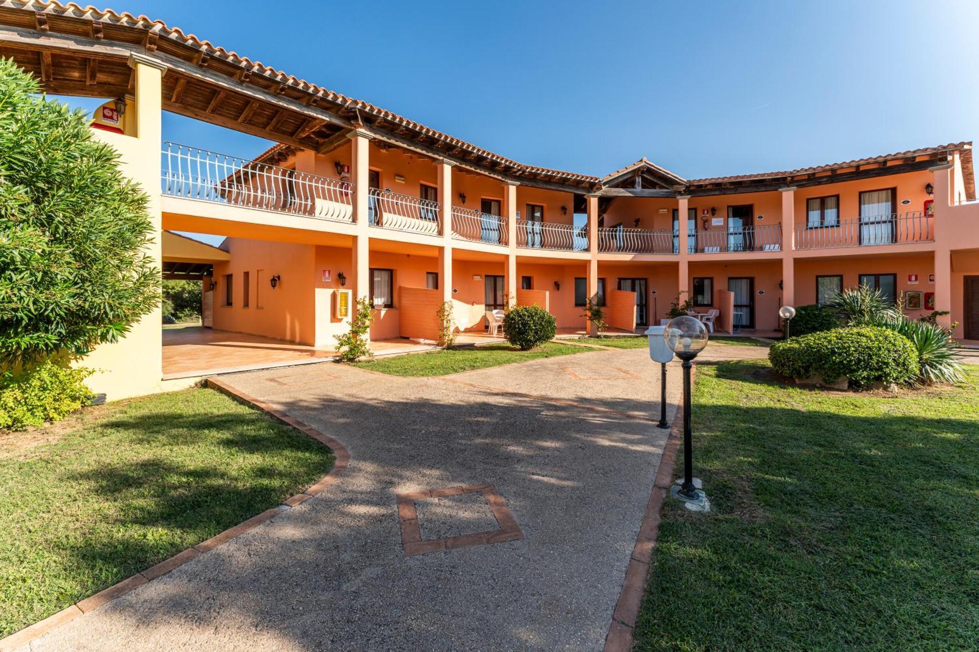 Residence Baia Dei Mirti Vignola Mare Eksteriør bilde